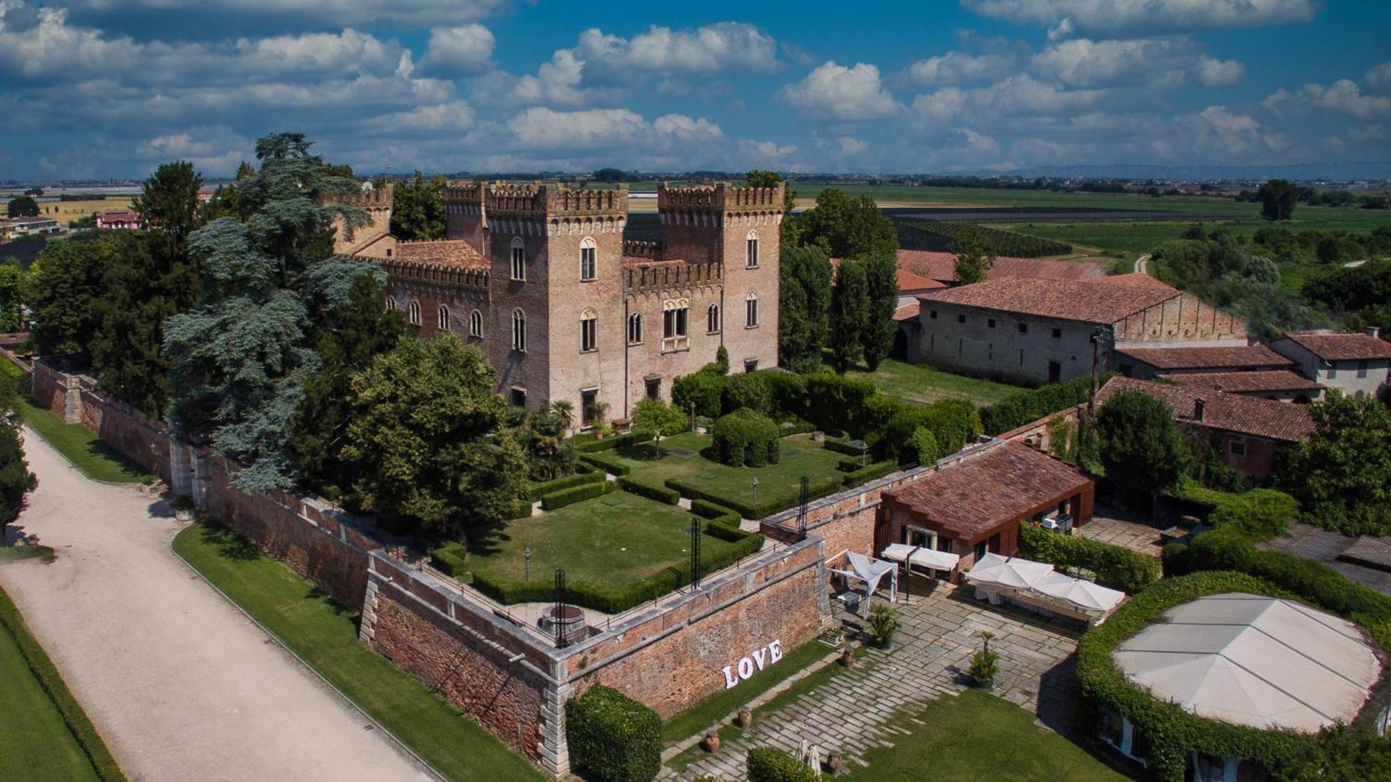 Relais Castello Bevilacqua Kültér fotó