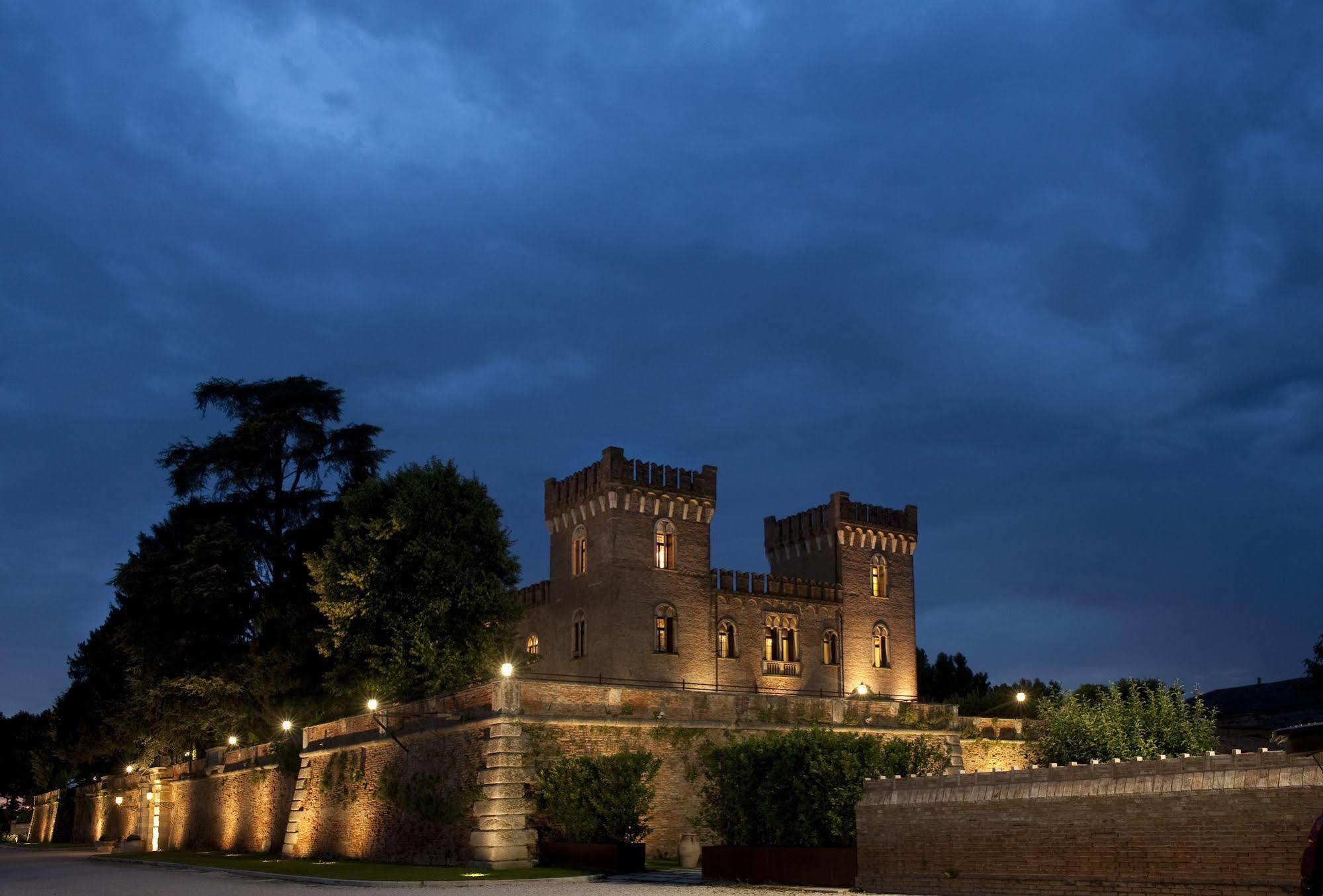 Relais Castello Bevilacqua Kültér fotó